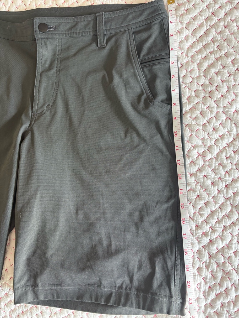 Lululemen Men's Black Performance Shorts- Five pockets - Picture 4 of 8